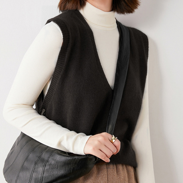 에리페 여성용 우디 버튼 니트 조끼, 현재가 17,800원