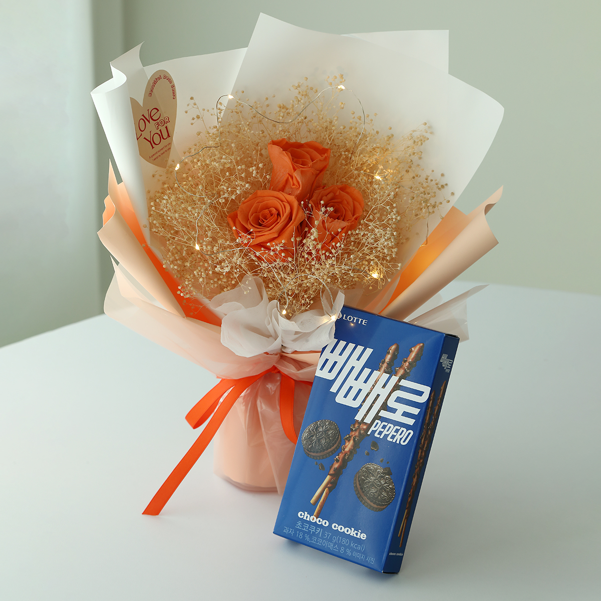 뷰티풀데코센스 빼빼로즈 생화 프리저브드 안개 장미 꽃다발 + 빼빼로 + 케이스 + LED전구 세트 14,500원