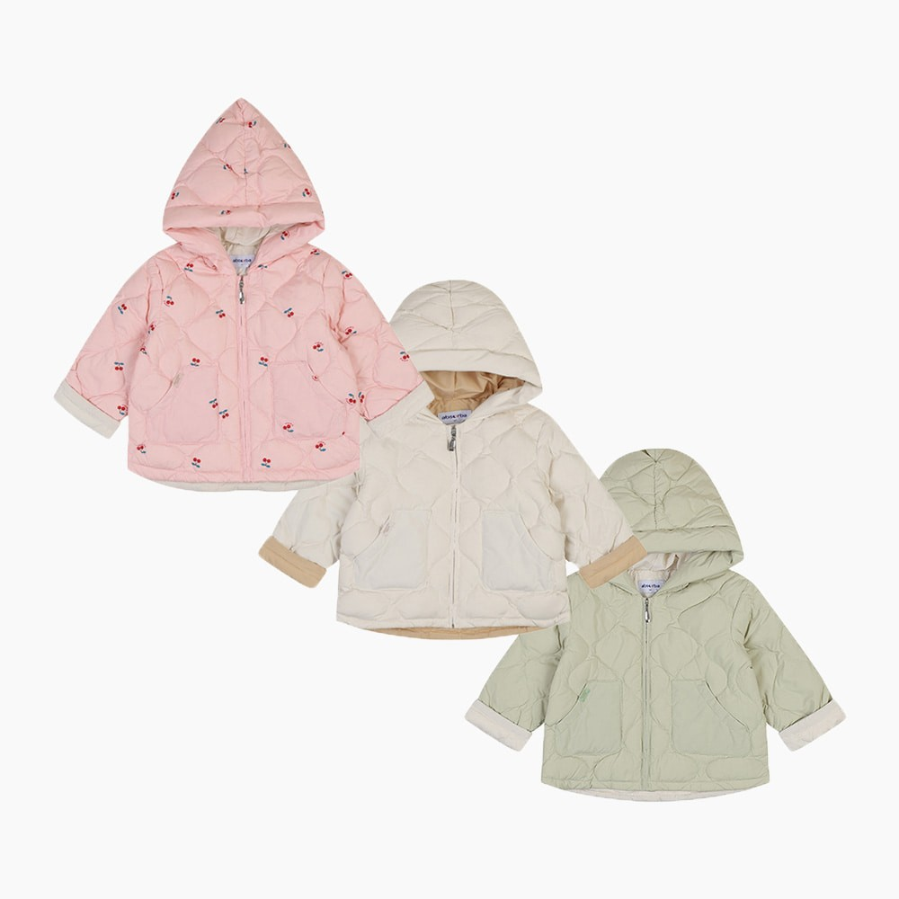 압소바  젬마 다운 점퍼 AZ523181 /  중경량 두께감으로 늦가을 아우터로 한겨울엔 이너템으로 활용가능한 다운 점퍼 77,400원