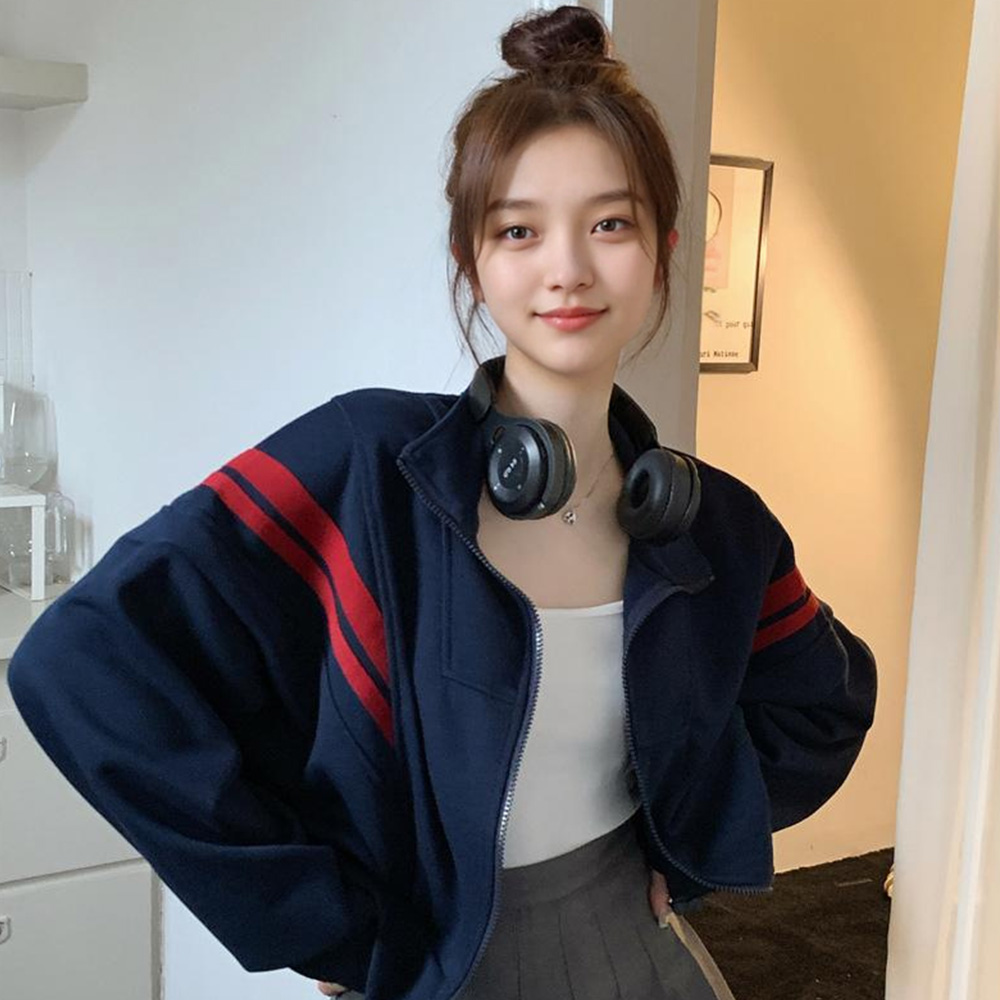 후암마켓 여성 루즈핏 하이넥 투웨이 세미 크롭 집업 라인 트레이닝 자켓 14,900원