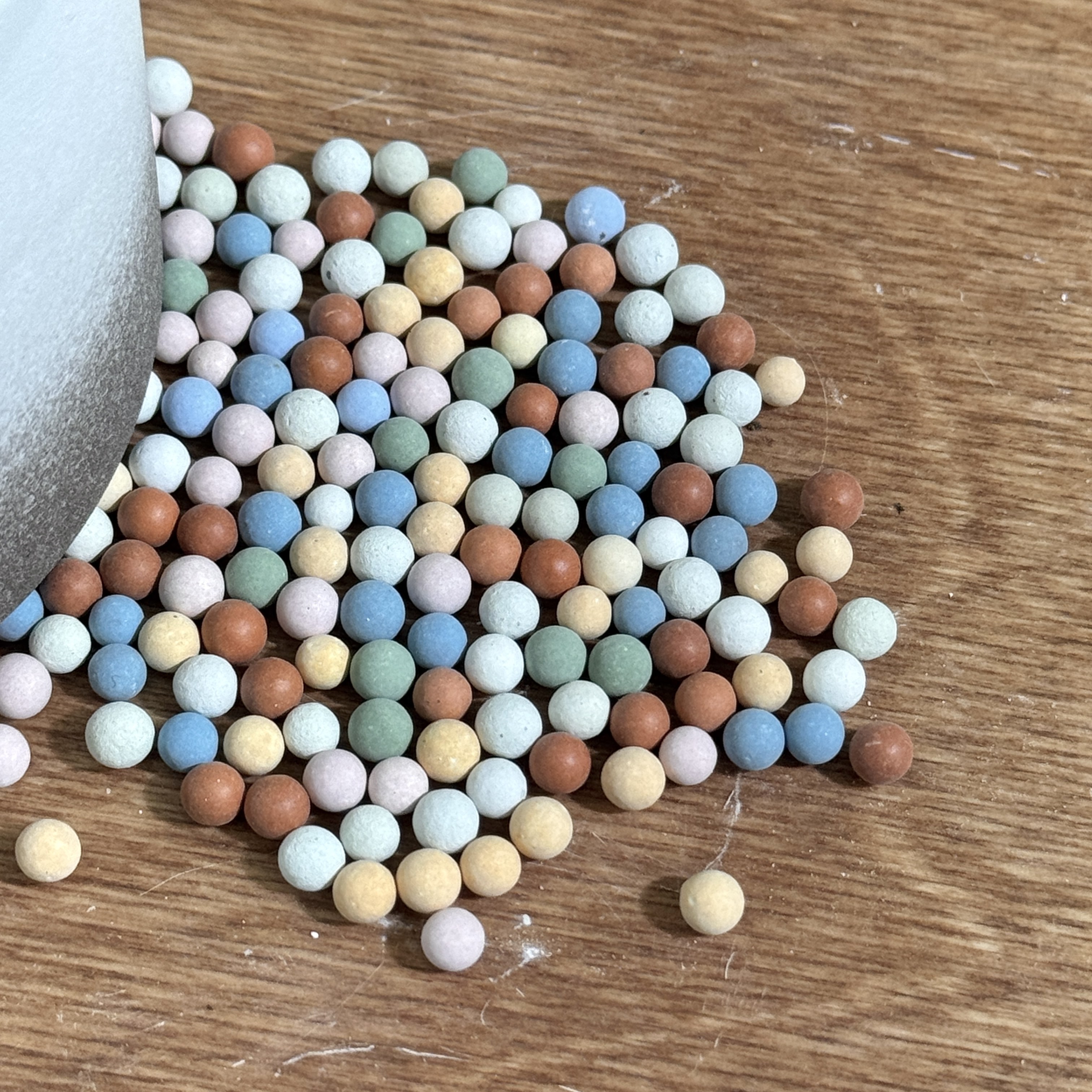 칼라 하이드로볼 소립 레인보우 믹스 1L 수경재배 원예용 돌 컬러 대성식물 7,900원