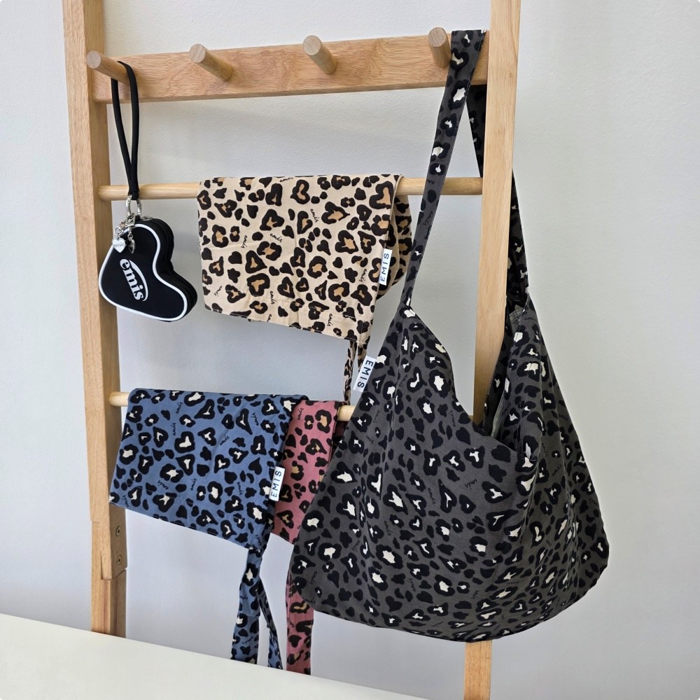 [국내매장정품] 25SS 이미스 에코백 로고 레오파드 호피 가방 (잠금버튼+랜덤키링) 45,690원