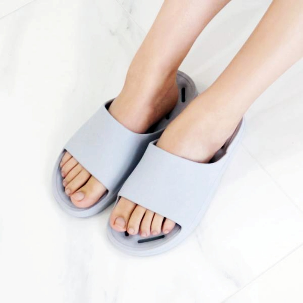 국산 남녀공용 안전 욕실화 2개세트 물빠짐 미끄럼방지 슬리퍼 실용 욕실 샤워용 15,900원