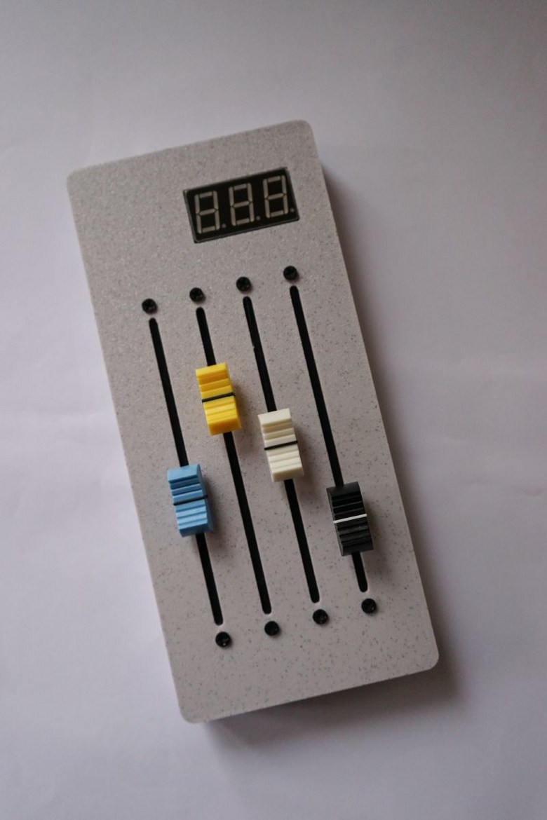 MIDI 컨트롤러 호스트 페이더 드로잉 4채널 소형 4채널-빨간색 106,500원