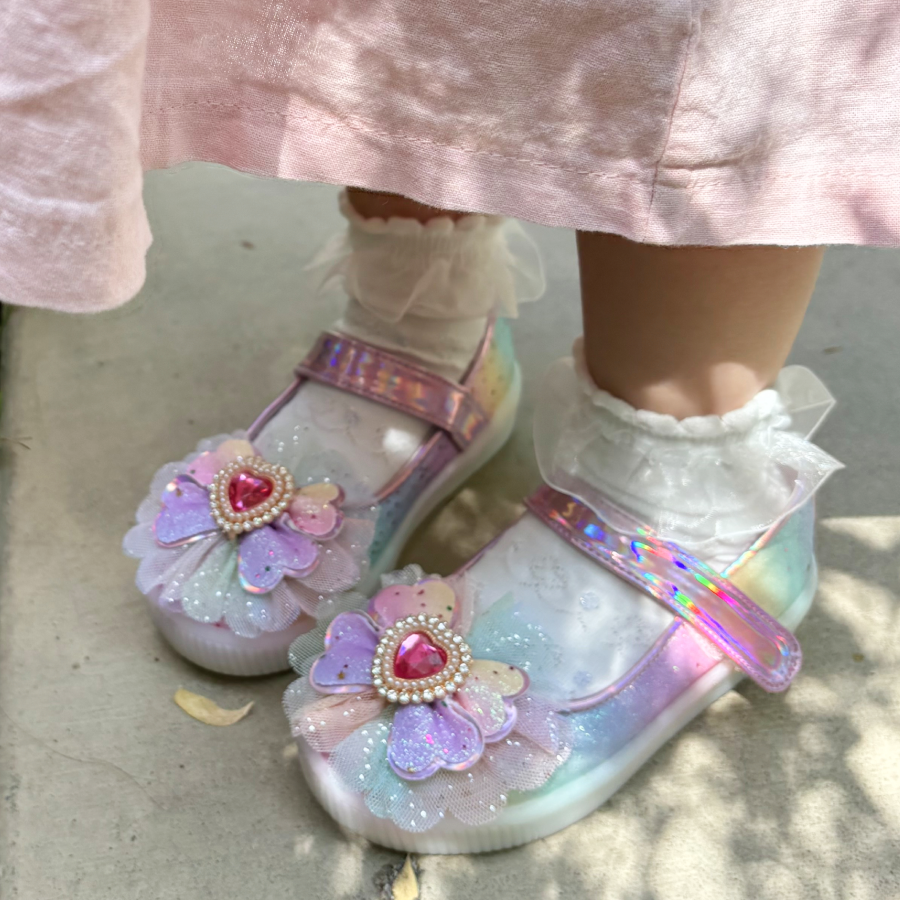 FROMBEBE 여아용 라엘 무지개 진주 하트 LED 공주 슬립온 39,000원