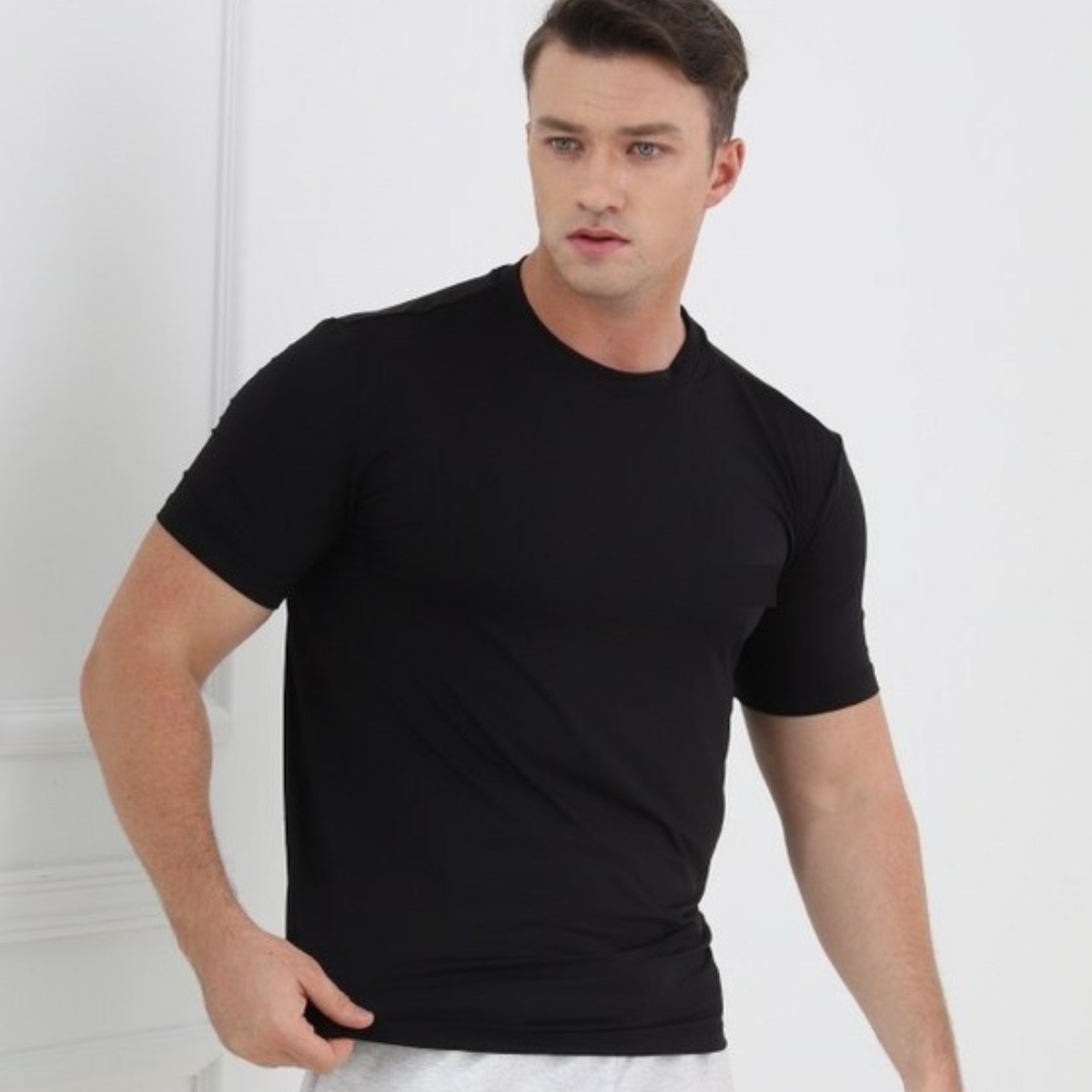 발렌티노크리스티 기능성 쿨스판 반팔티셔츠 4p 26,900원