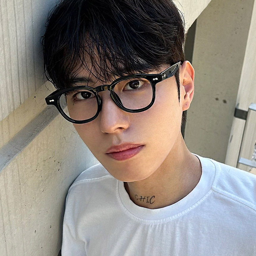 패션 뿔테 안경 남자 안경테 UV 자외선 블루라이트 차단 선택 17,900원