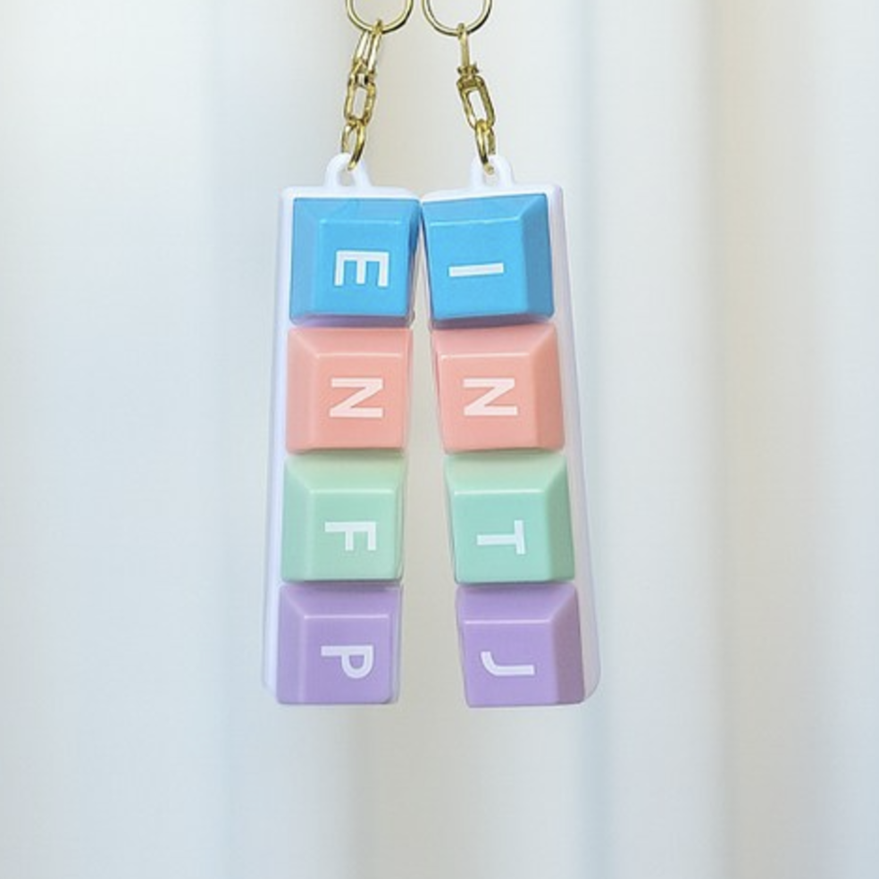 더드림픽 [1+1] MBTI 키보드 키캡 키링 스트레스해소 클리커 우정 커플 선물 2개 11,900원