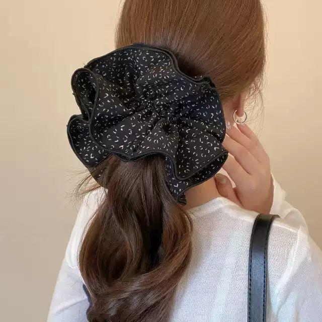 모미엘 18cm 프리미엄 스크런치 4겹 풍성한 왕곱창 빅사이즈 대형 머리끈 13,800원