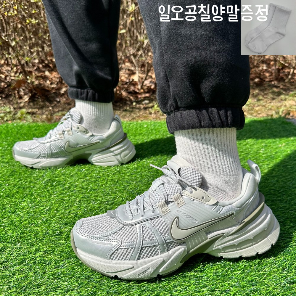나이키 여성 V2K 런 가벼운 런닝화 발편한 운동화 데일리슈즈 신발 우먼스 서밋화이트 포톤더스트 라이트실버 [일오공칠양말증정] 109,000원