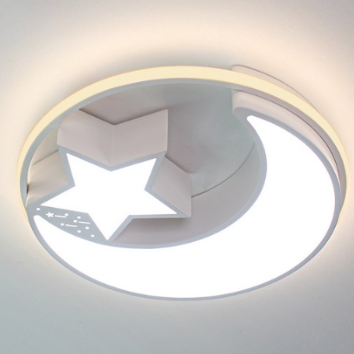 예스케이라이팅 LED방등 투스타 문스타 아이방등 키즈조명 키즈카페 120,000원