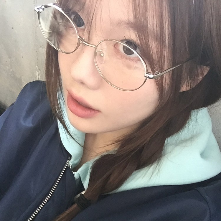 블링살롱 남녀공용 긱시크 톰슨 슬림 오벌 메탈 은테 안경테 13,900원