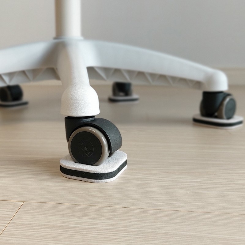 라클라스 컴퓨터 책상의자 바퀴고정패드 밀림방지 집중력향상 층간소음방지 안전사고예방 19,580원