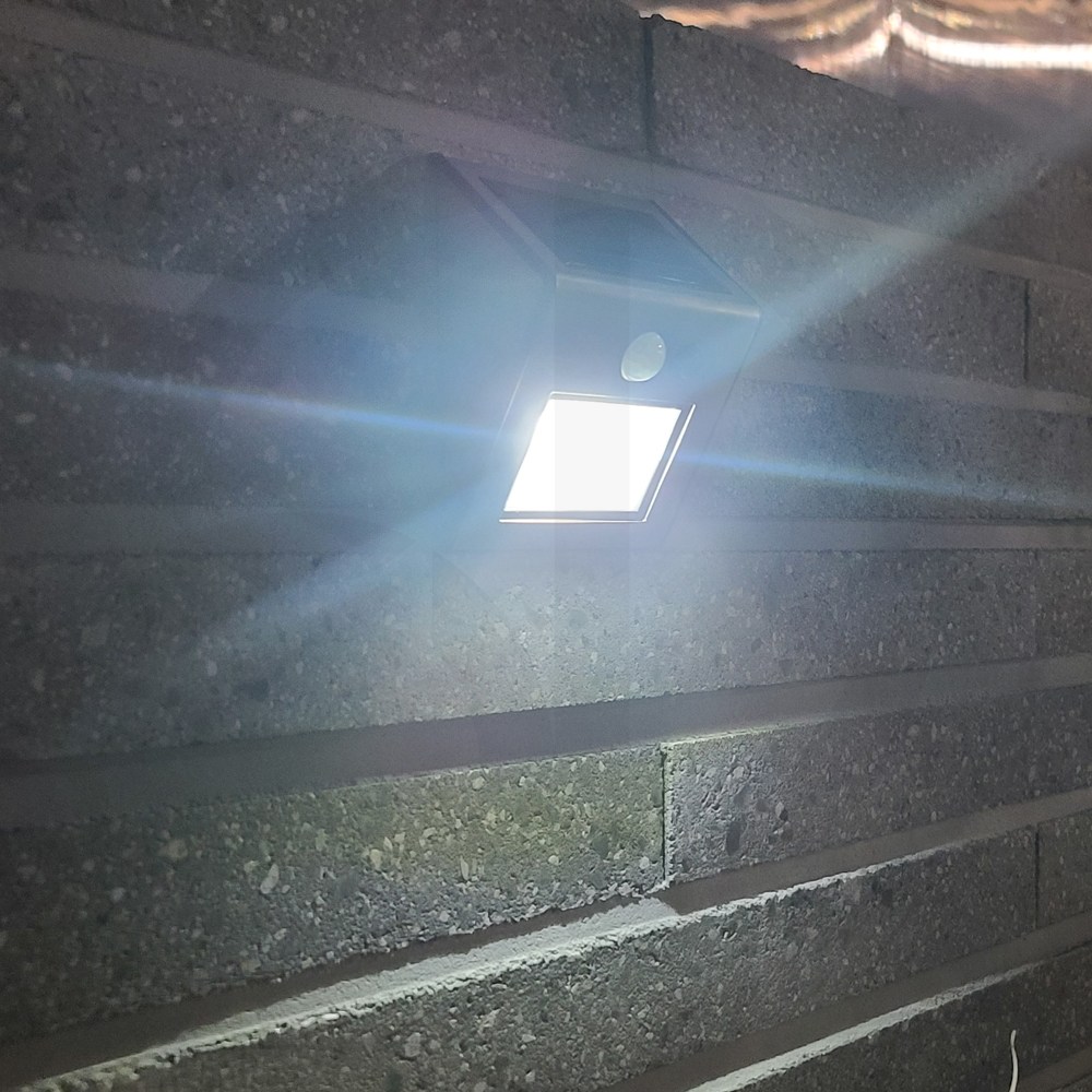 솔까든 태양광 8COB 벽부등 태양열 인체감지 실외 방수 보안등 귀가길 전원주택 안전한 모션감지 태양광 센서등 11,600원