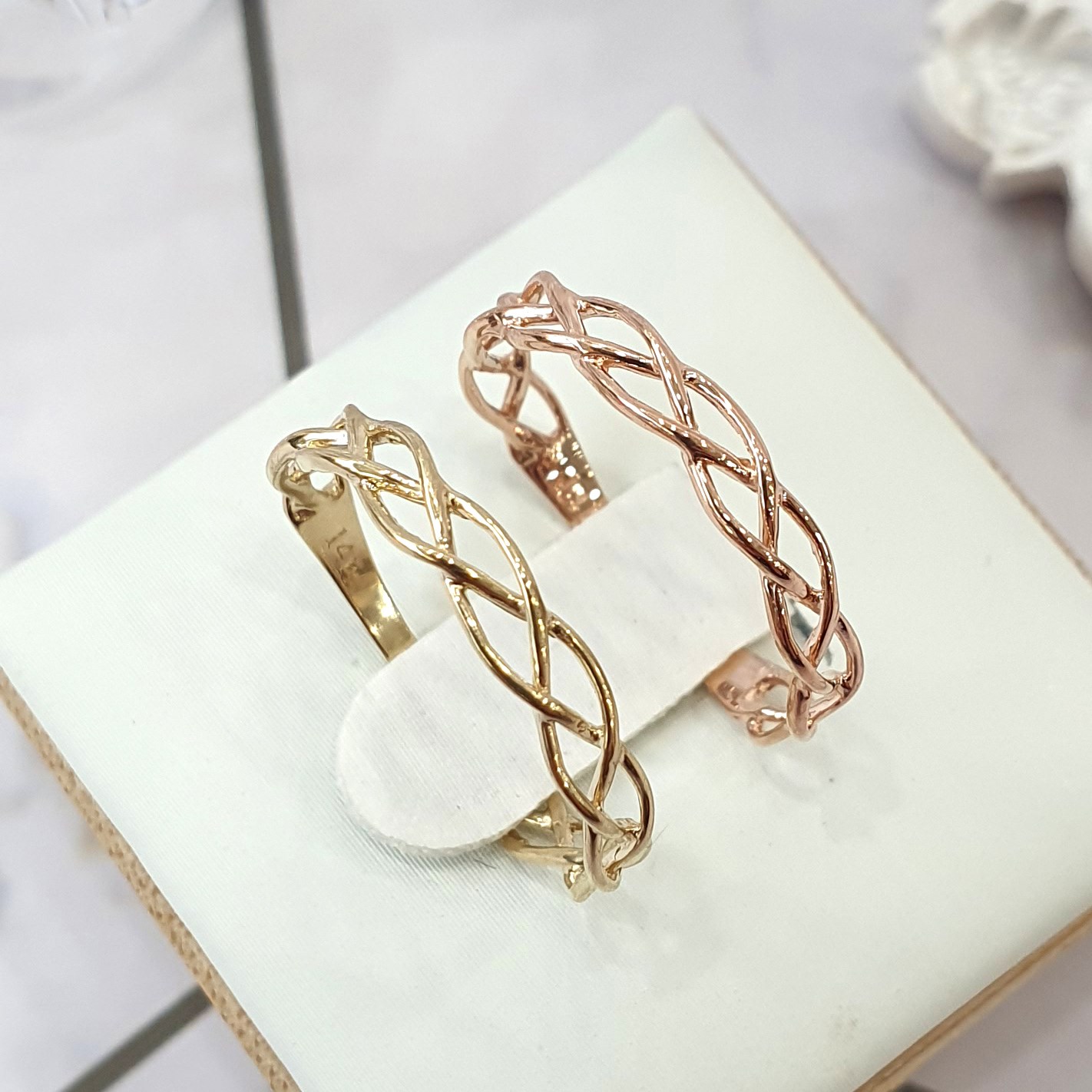 14K 금 꼬임 꽈배기 여성 반지 (9388R) 230,190원