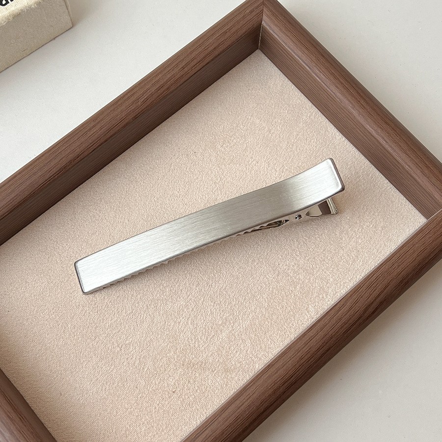 라끌라리아 헤어 메탈 유광 클립 집게핀 정소민 심플 일자 올림머리 헤어핀 6,450원