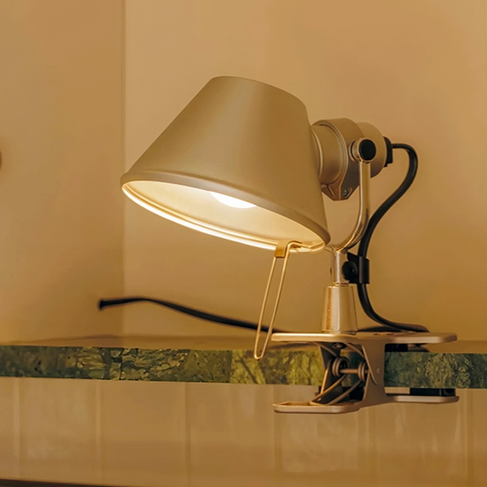 아르떼미데 핀자 조명 톨로메오 집게형 마이크로 클램프 클립형 버튼 스위치 테이블 64,000원