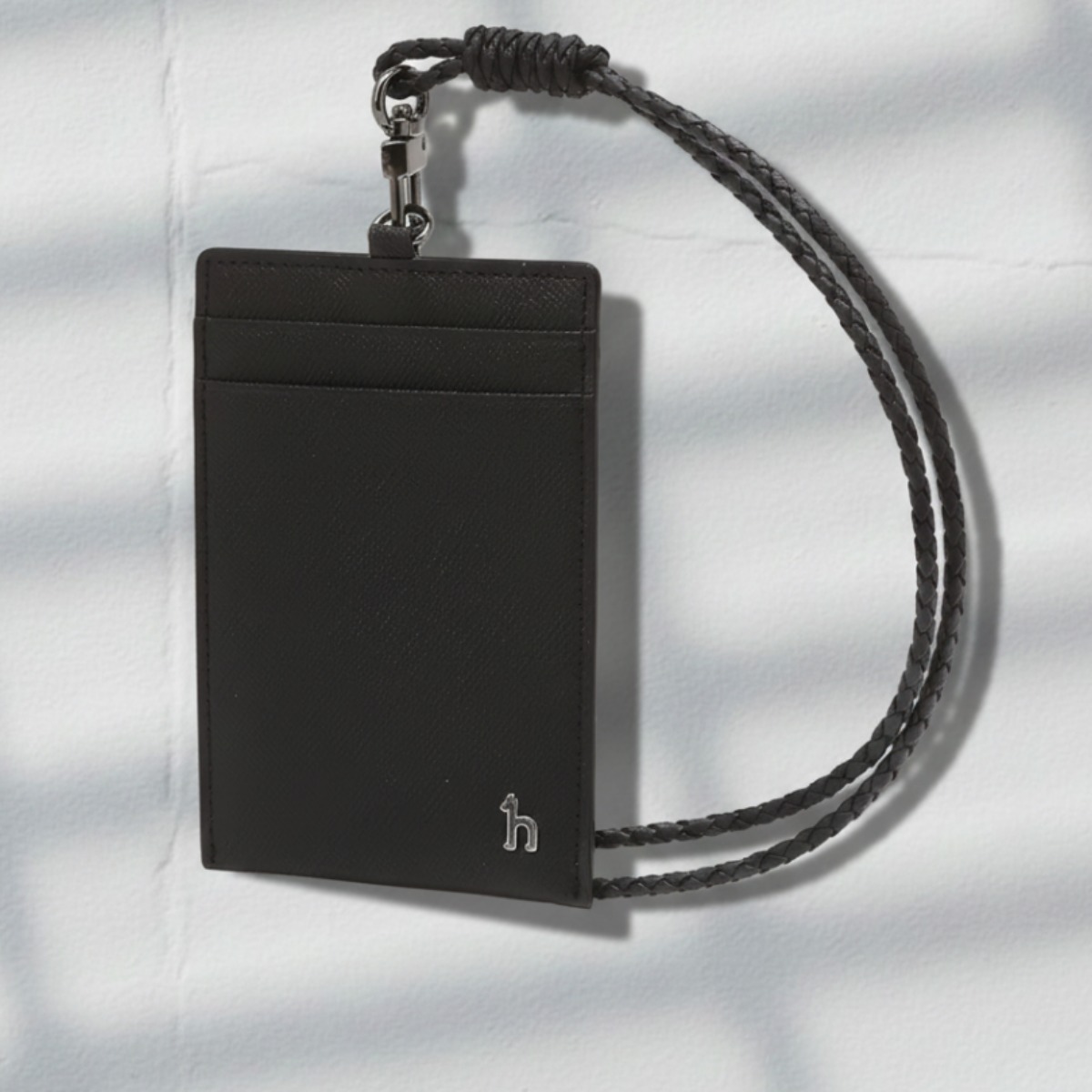 [선물포장] 헤지스 퍼피 로고 목걸이형 남성 명함 사원증 카드 지갑 79,900원