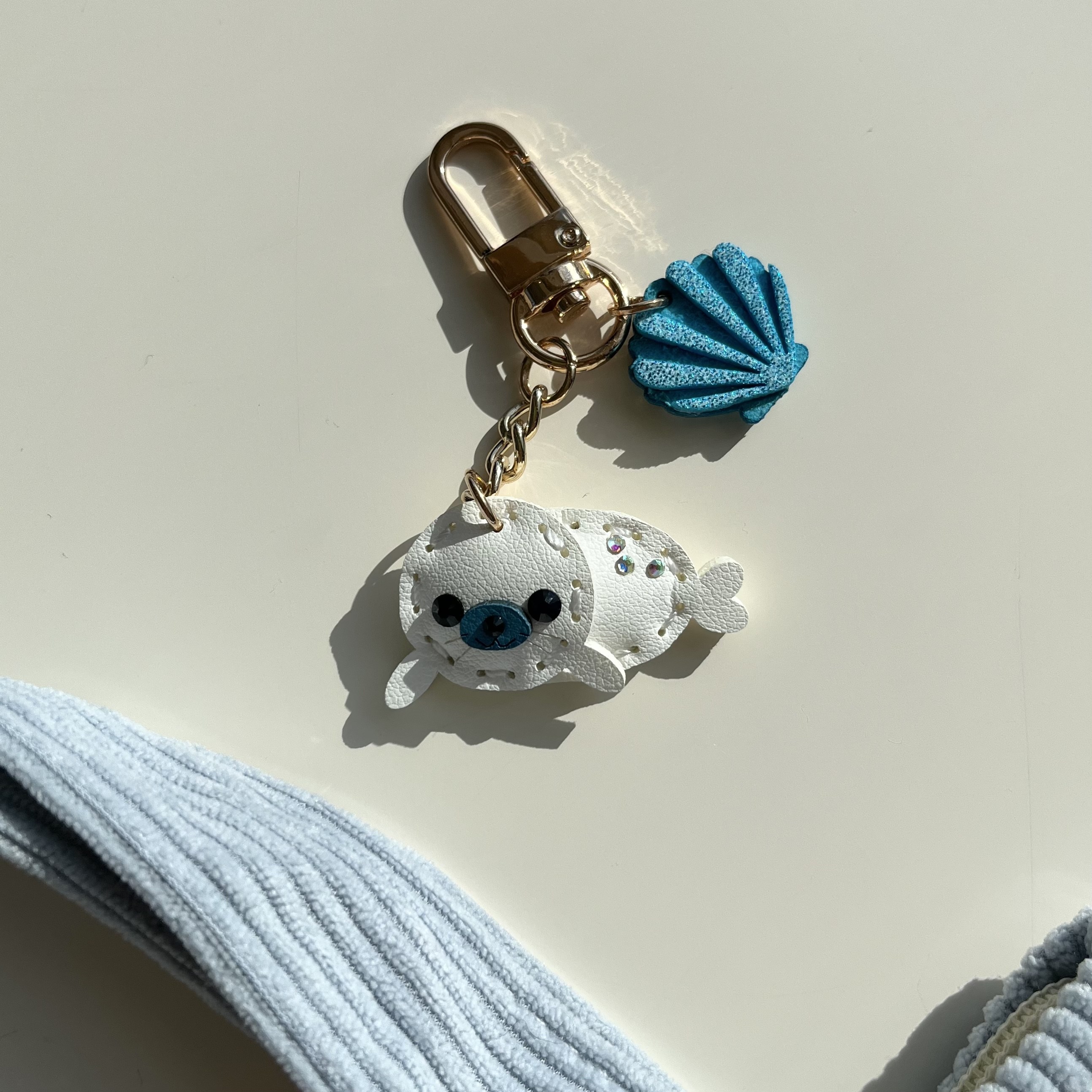 핸드메이드 가죽키링 씩씩한 물개 귀여운 해양동물 키홀더 15,800원