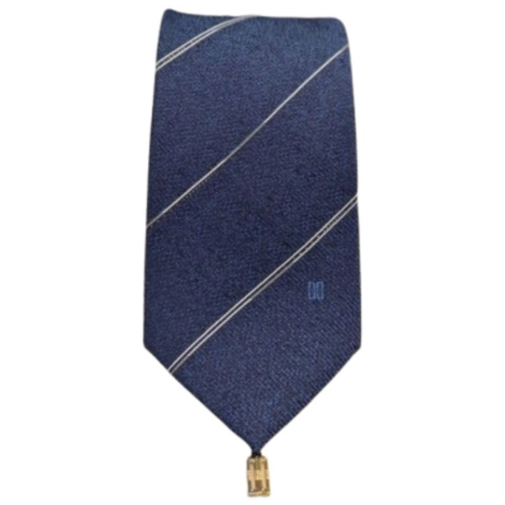 닥스셔츠 [26년SS신상품][선물추천][선물포장] 세련된 사선 패턴과 부드러운 터치감의 실크 혼방 네이비 넥타이 100,080원