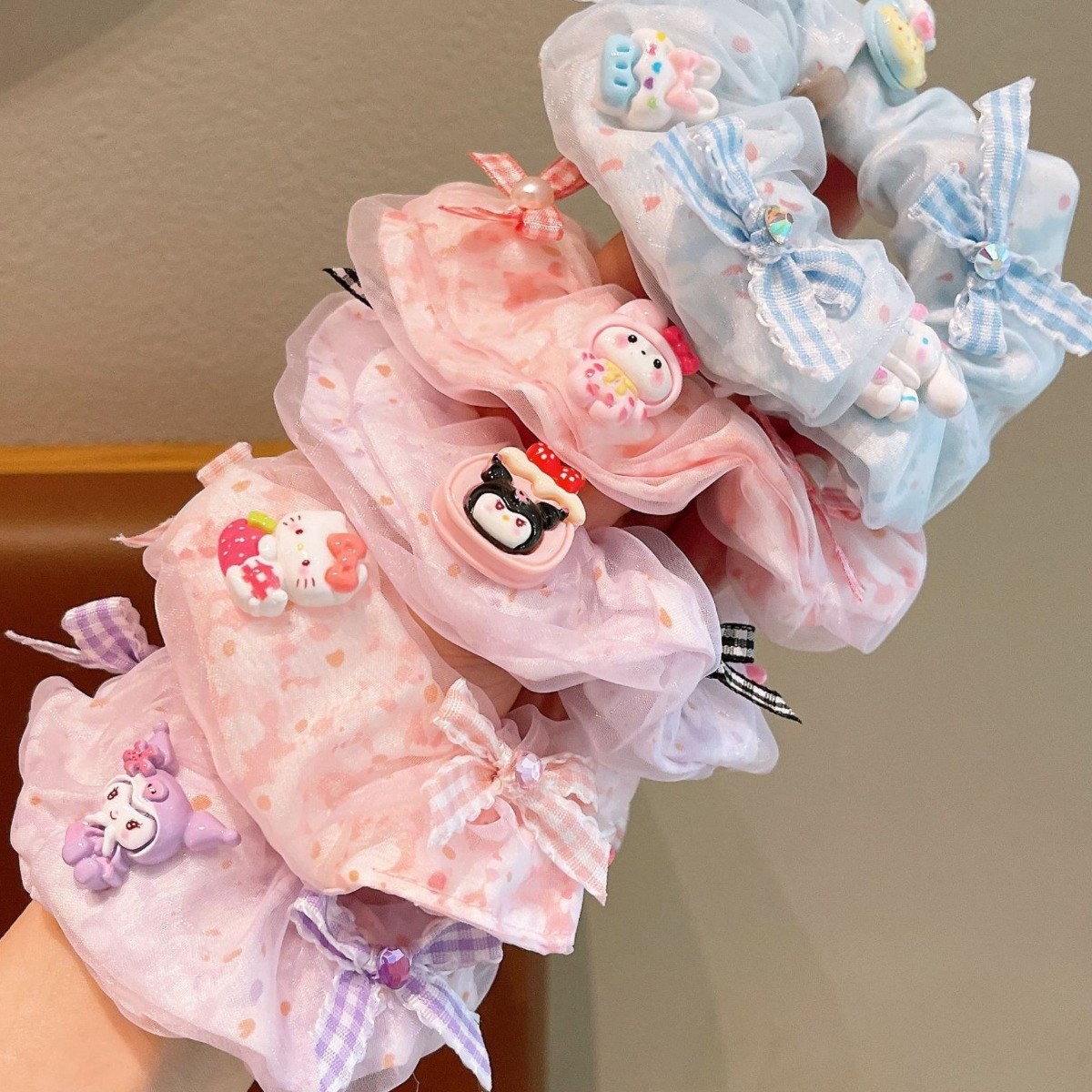 산리오 쿠로미 시나모롤 마이멜로디 키티 캐릭터 헤어 곱창밴드 머리끈 5종세트 12,900원