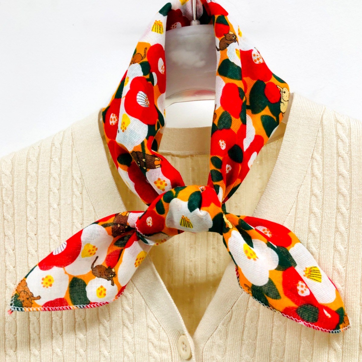 온리 제주 동백꽃 손수건 아사면 플라워 고양이 패턴 여성용 예쁜 단체 등산 여행 선물용 47,400원