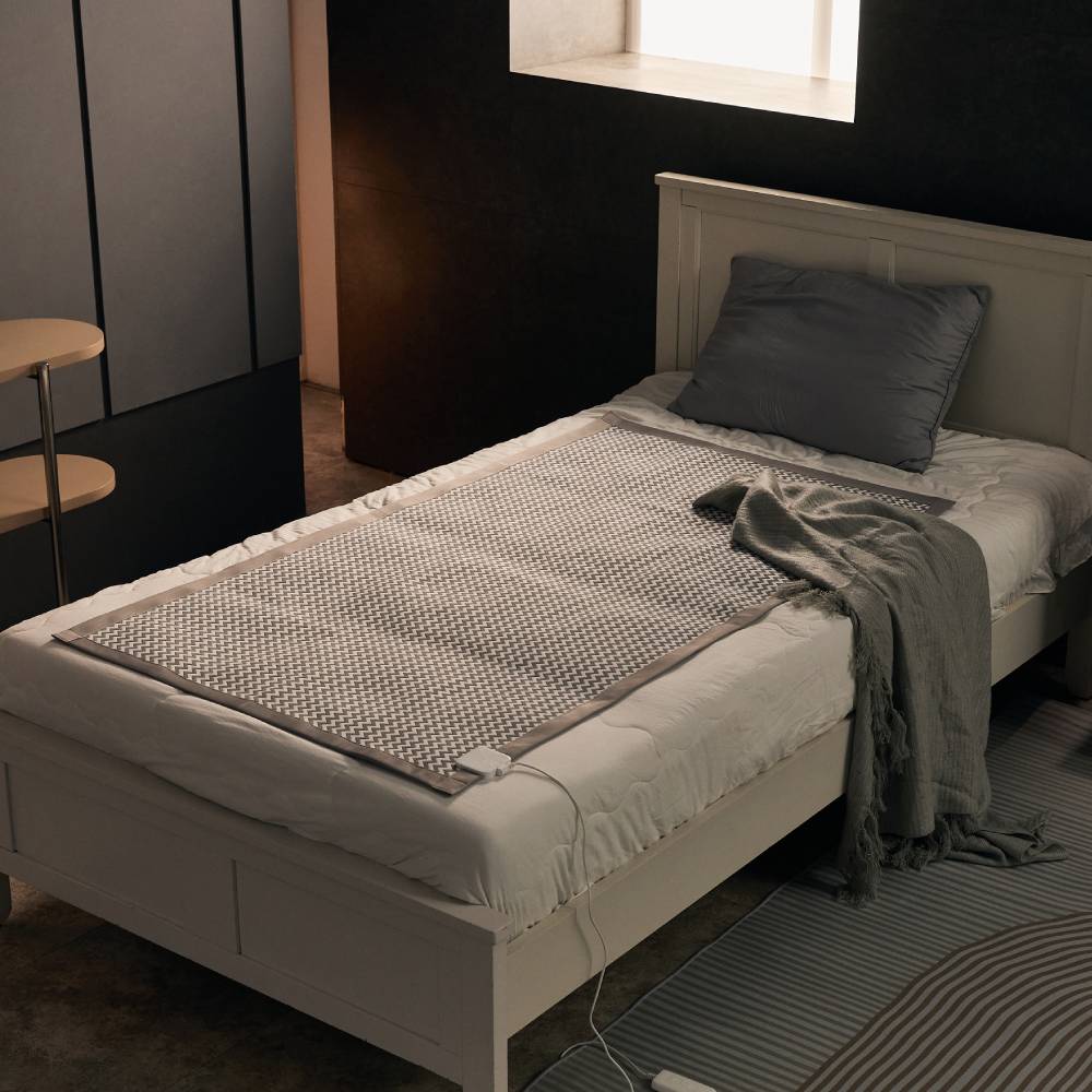 닥터스 2026년형 혁신 탄소사매트 싱글 퀸 only 1mm 초슬림 초경량 Luxury warm 원적외선 온열 탄소 매트 DC프리볼트 해외사용, 쉐브론패턴 319,000원