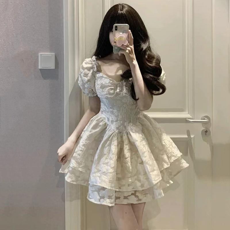 카밀라쇼룸 여리여리 꽃 무늬 뷔스티에 셔링 레이스 포인트 미니 쉬폰 원피스 28,900원