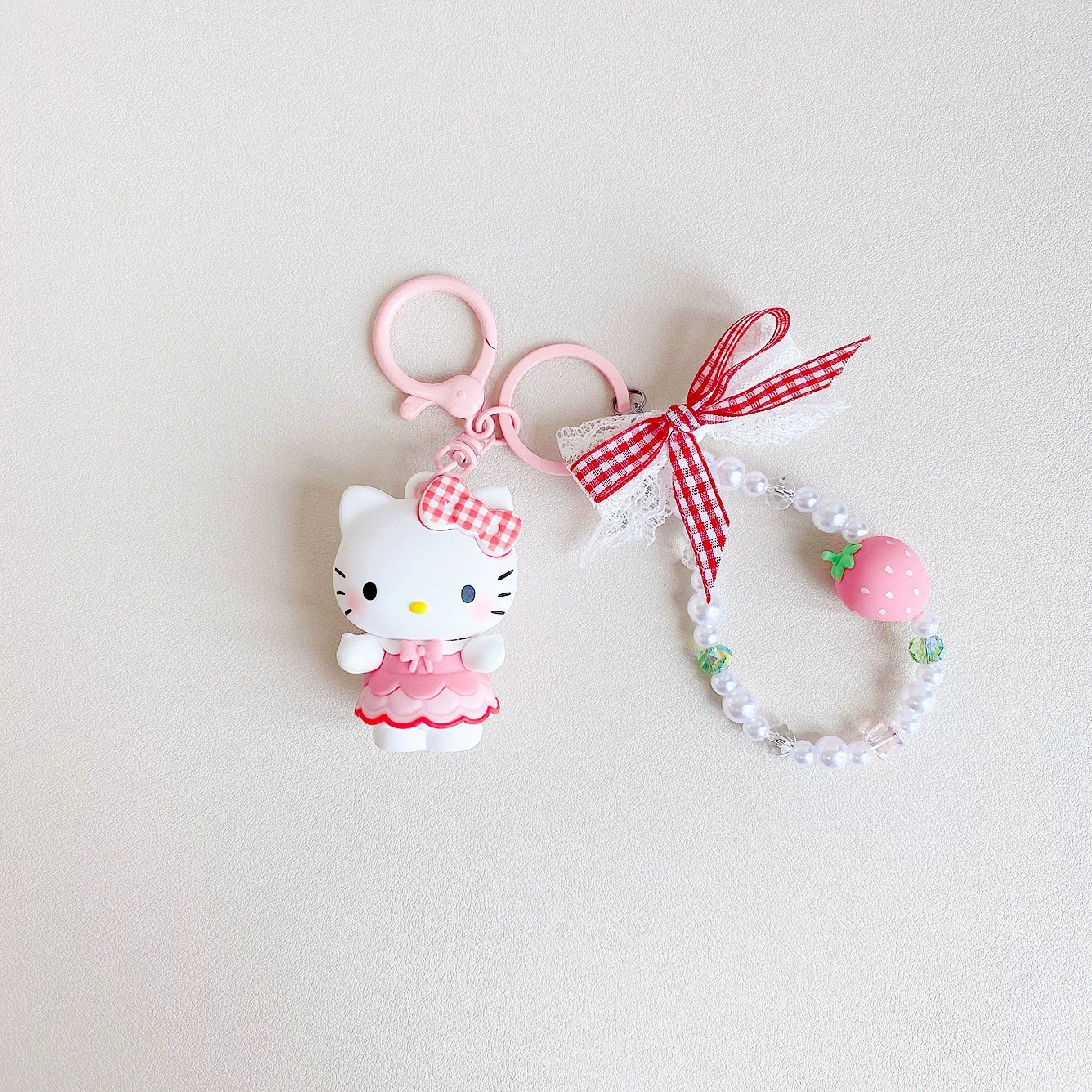 산리오 캐릭터 정품 비즈 피규어 키링 키홀더 열쇠고리, 핑크 리본 키티, 1개 8,900원