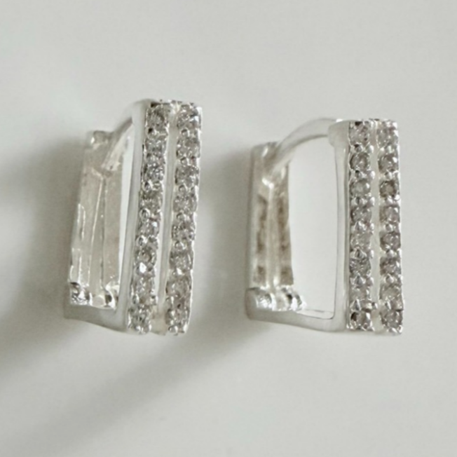 렝땅은세상 (Silver World) 실버 925 루체 더블 바 큐빅 사각 스퀘어 원터치 링귀걸이 53,870원