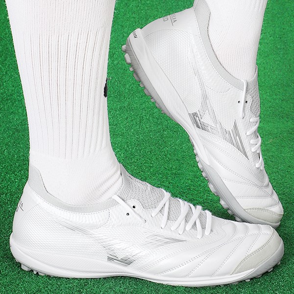 미즈노 축구화 풋살화 모렐리아 네오 살라 베타 JAPAN TF 인조잔디용 캥거루가죽 화이트-그레이 로고 223,000원