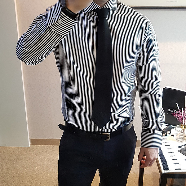 블랙티지 런던 스트라이프 패턴 레귤러핏 세미 정장 긴팔 스판 셔츠 34,000원