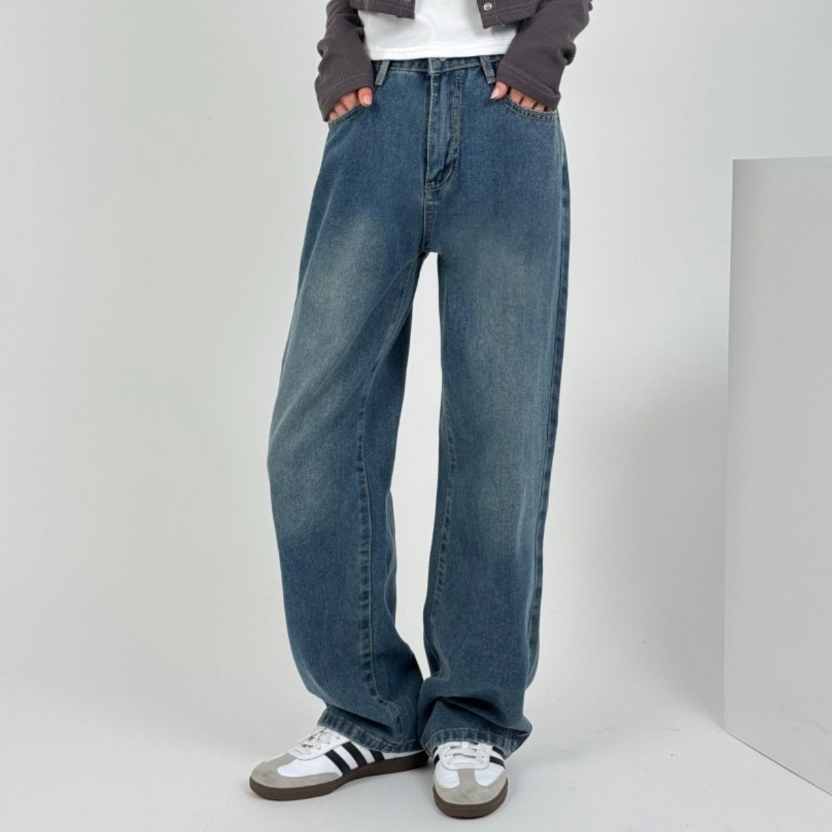 바이일이오 여성 워싱 세미 와이드 스트레이트 데님 19,800원