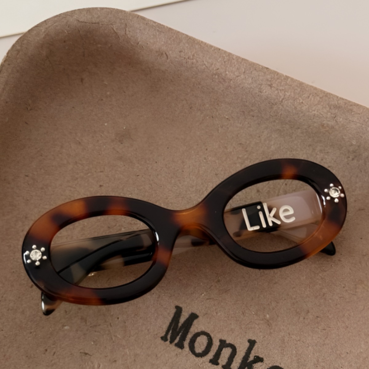 COCOMONSTER 프리미엄 셀롤로오스 큐빅 선글라스 옆머리 헤어 집게핀 18,000원