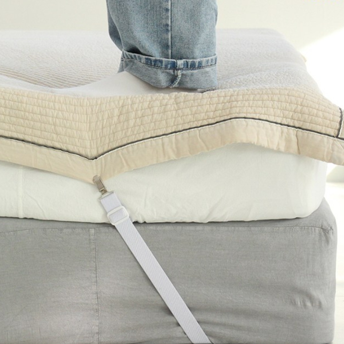 국내자체제작 이불꽉 침대시트 패드 커버 이불 밀림방지 고정밴드 매트리스집게 고급형 16,390원