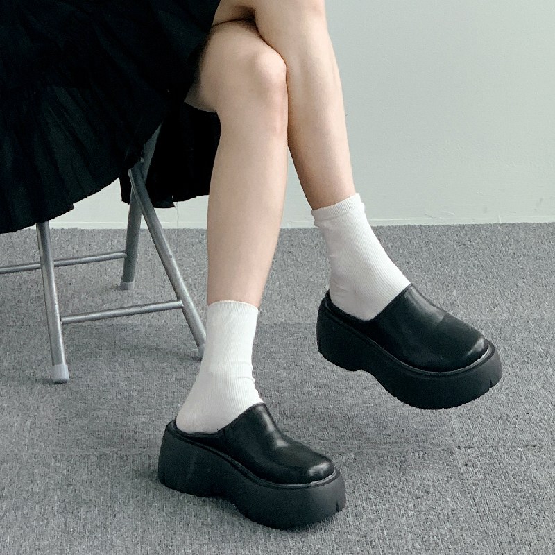 [7cm 통굽] 동글동글 깔끔하고 심플한 키높이 경량 블로퍼 통굽 슬리퍼 HI~163 21,800원