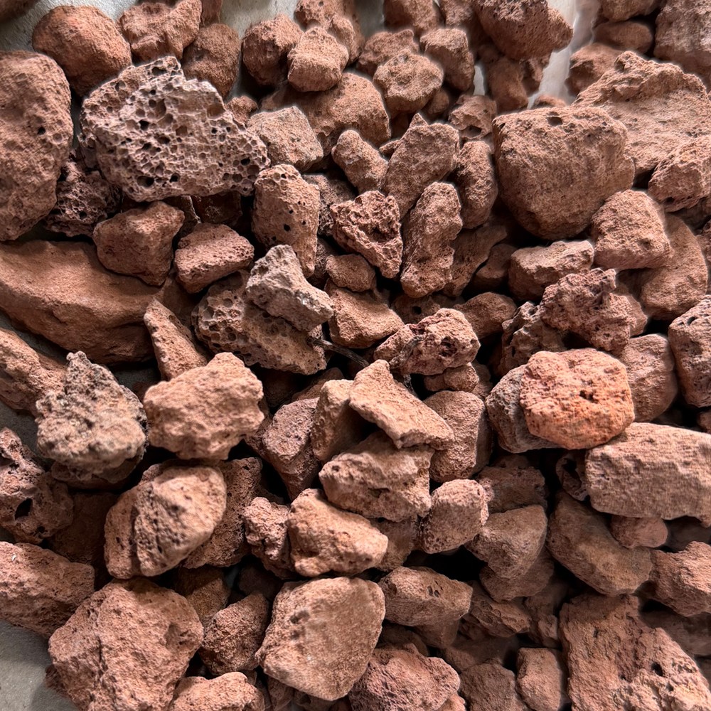 적화산석 3리터 10~20mm 어항바닥재 화분마감 수족관 적사, 3L, 4개 16,980원