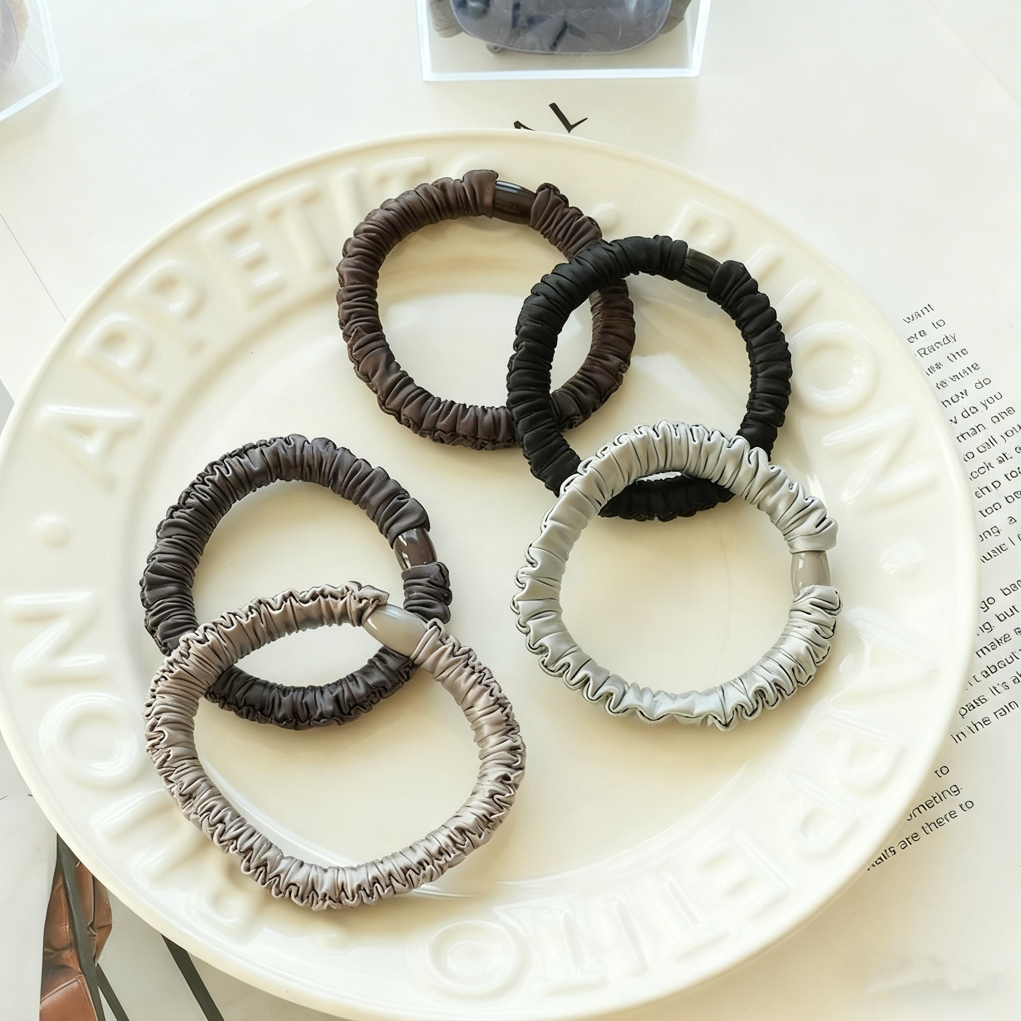 머리끈고무줄 새틴 주름 고무줄 실크 곱창밴드 헤어밴드 5p세트 5,340원