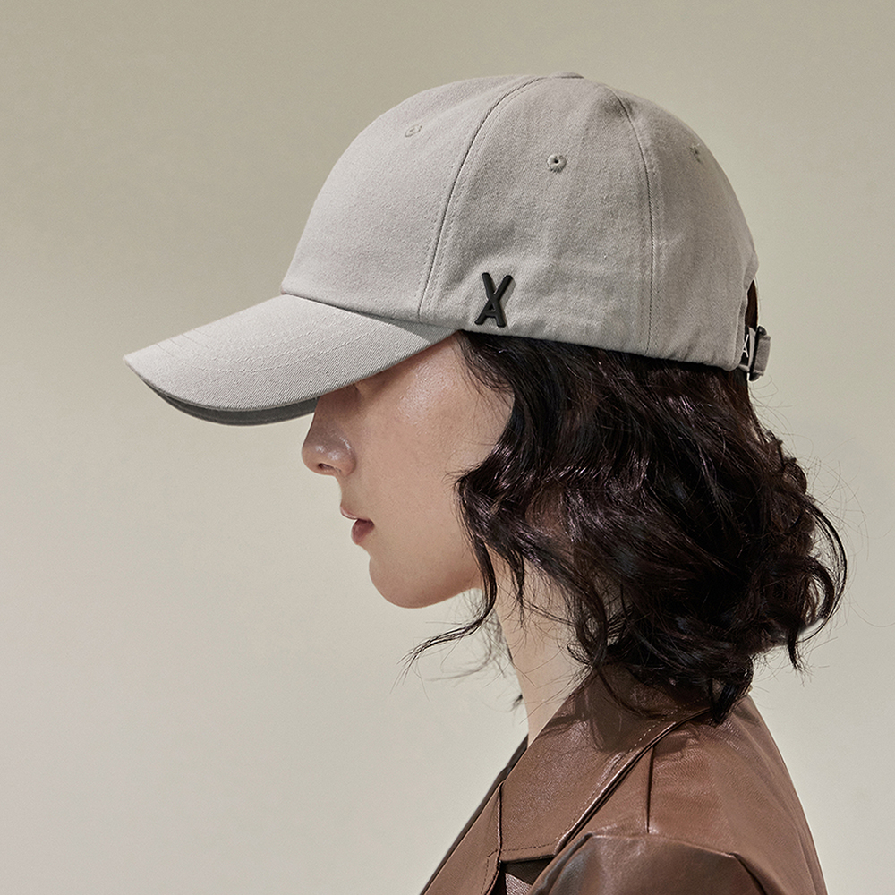 바잘 VA 블랙 스터드 볼캡 35,190원