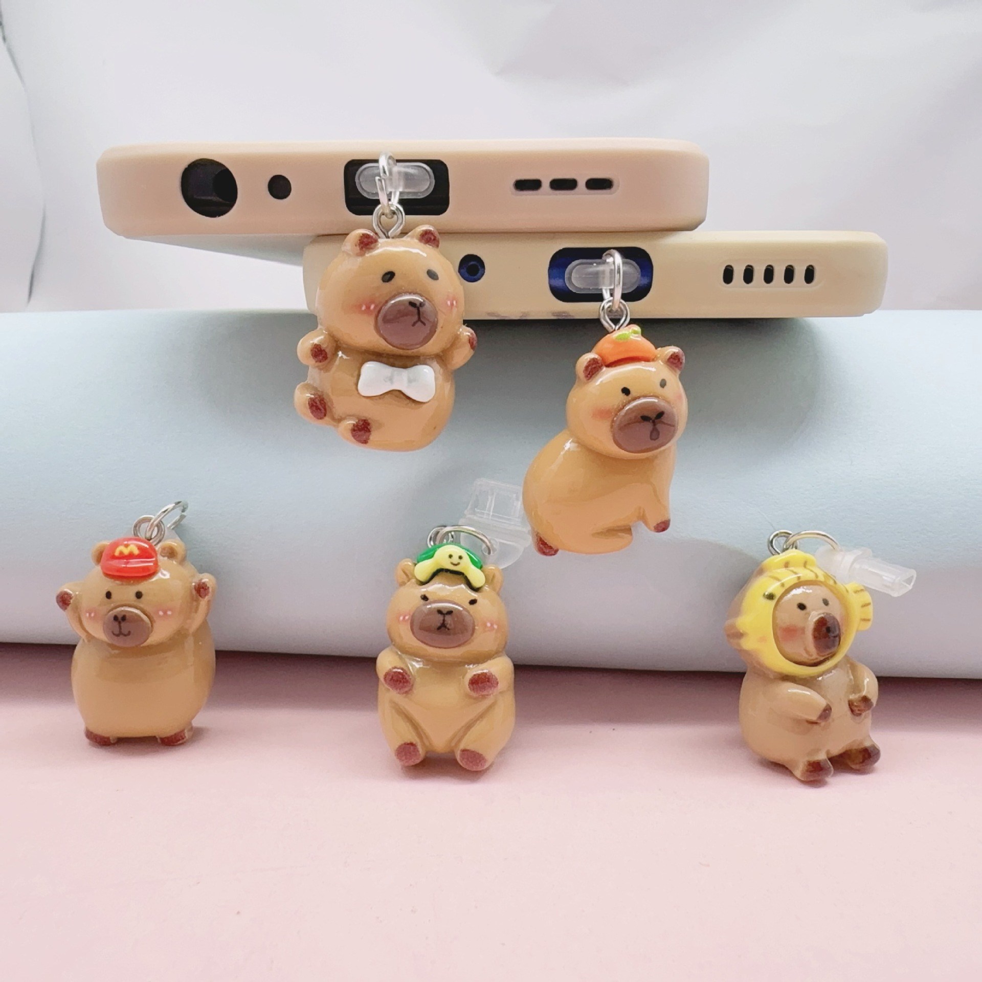 귀여운 카피바라 충전단자 보호캡 먼지마개 C타입 폰꾸, 1개, 알바생 바라 8,900원