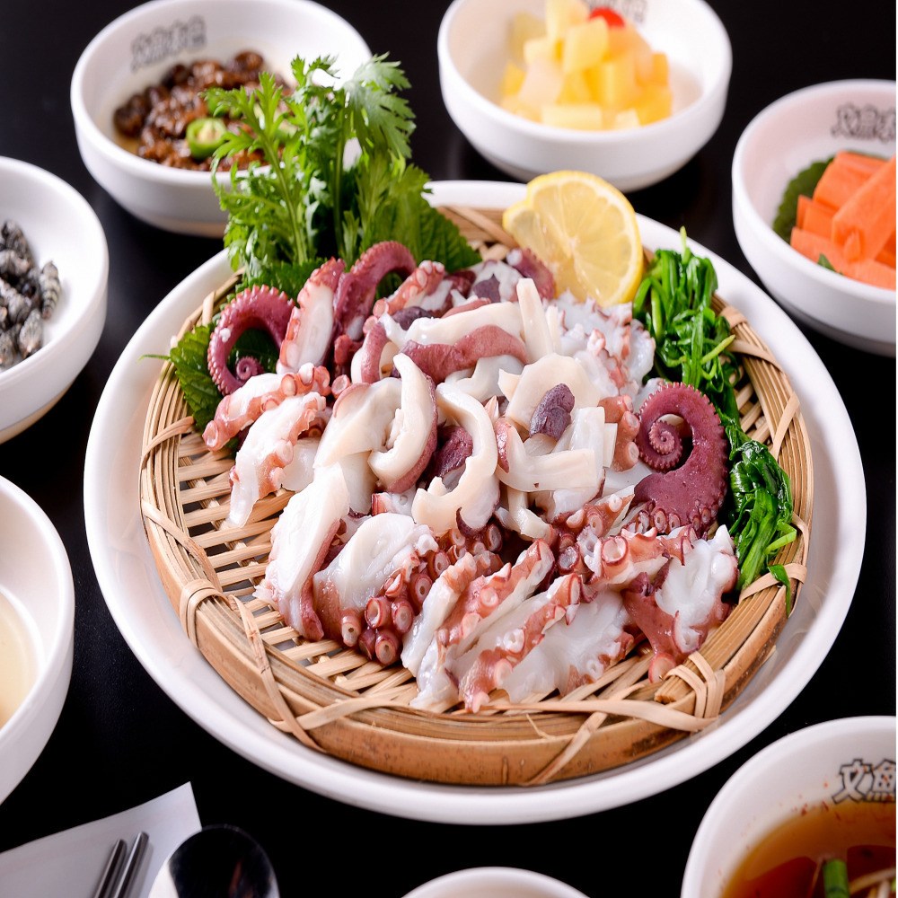 [청담미각] [100개 한정판매] 오늘 잡은 통영 자연산 돌문어! 쫄깃 달큰한 감칠맛! 입안 가득 바다 풍미! 단 100개 한정, 지금 아니면 품절! 놓치면 1년 기다려야 합니다! 128,000원