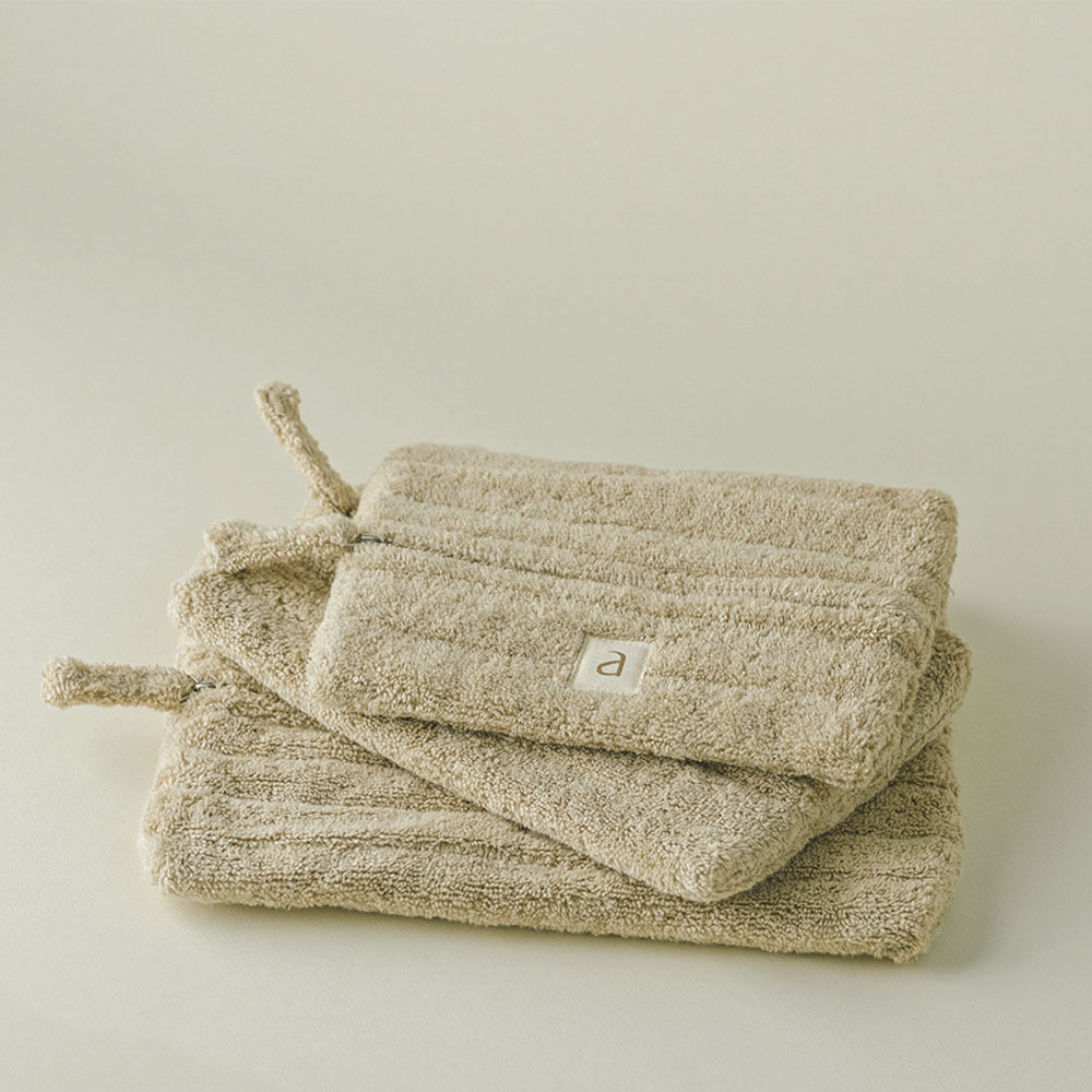 에이키코 클라우드 납작 직사각 파우치 중형, 현재가 8,900원