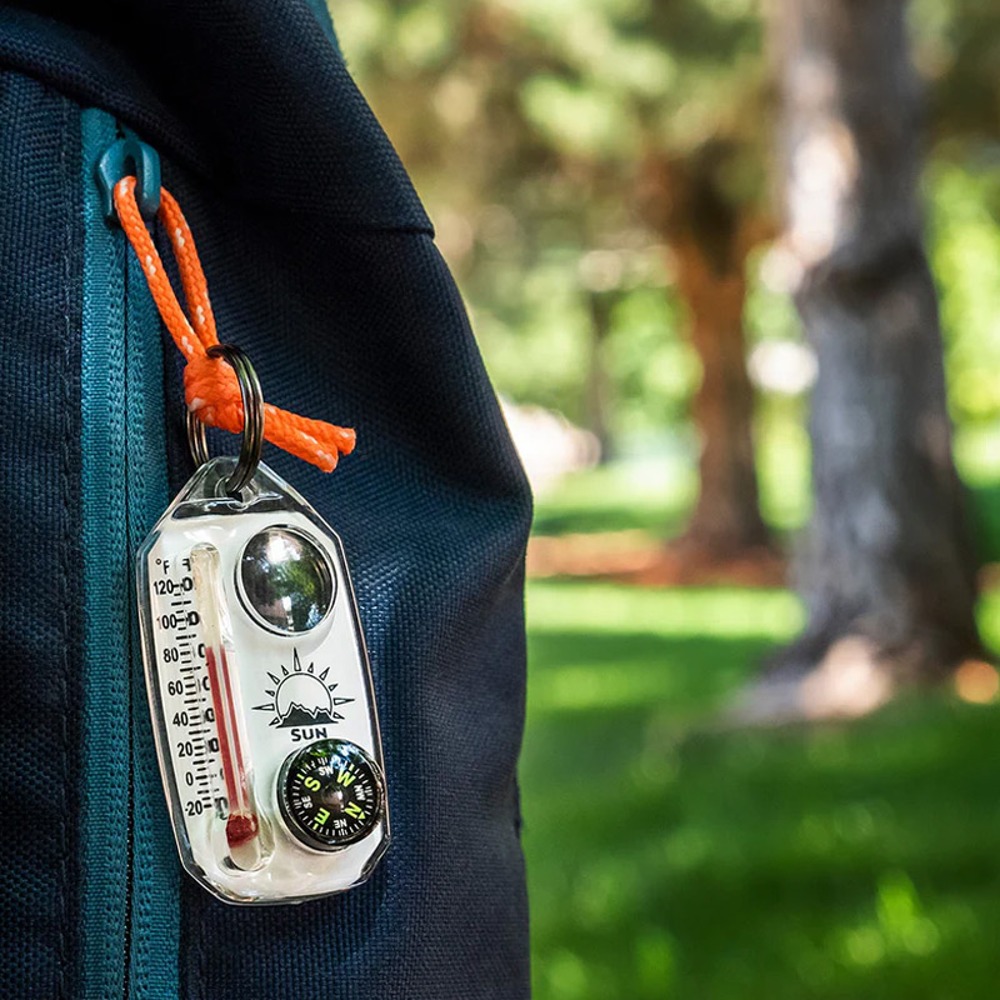 썬컴퍼니 돋보기 나침반 온도계 등산 캠핑 백패킹 키링, 1개 26,000원