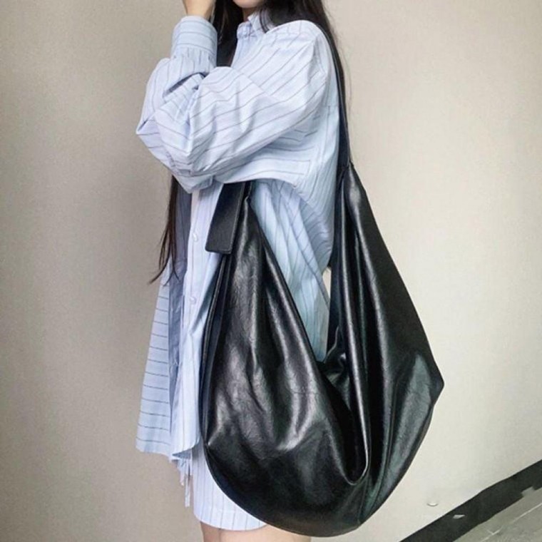 (당일출고) 로아비 여성 빅 숄더백 만두백 크로스백 PU 보부상 학생가방 출근가방 65,760원