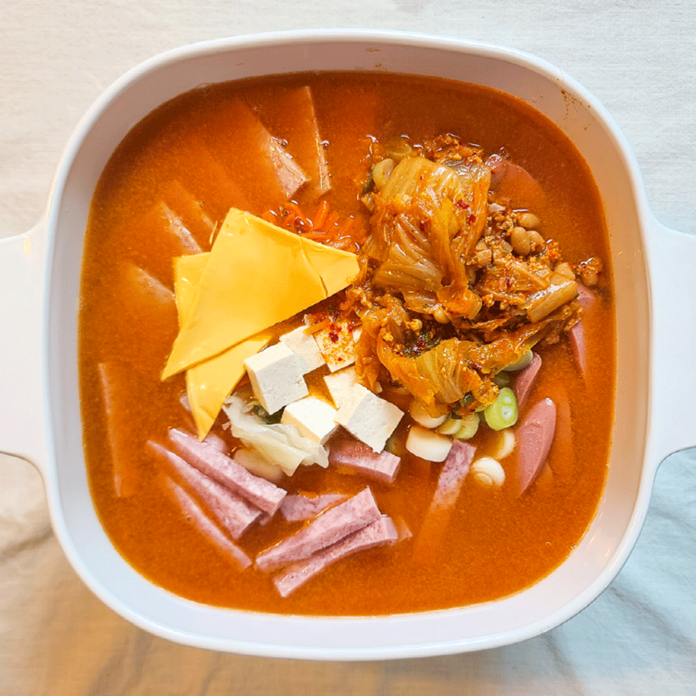 먹부장 이태원 햄폭탄 부대찌개 밀키트 1팩 25,000원