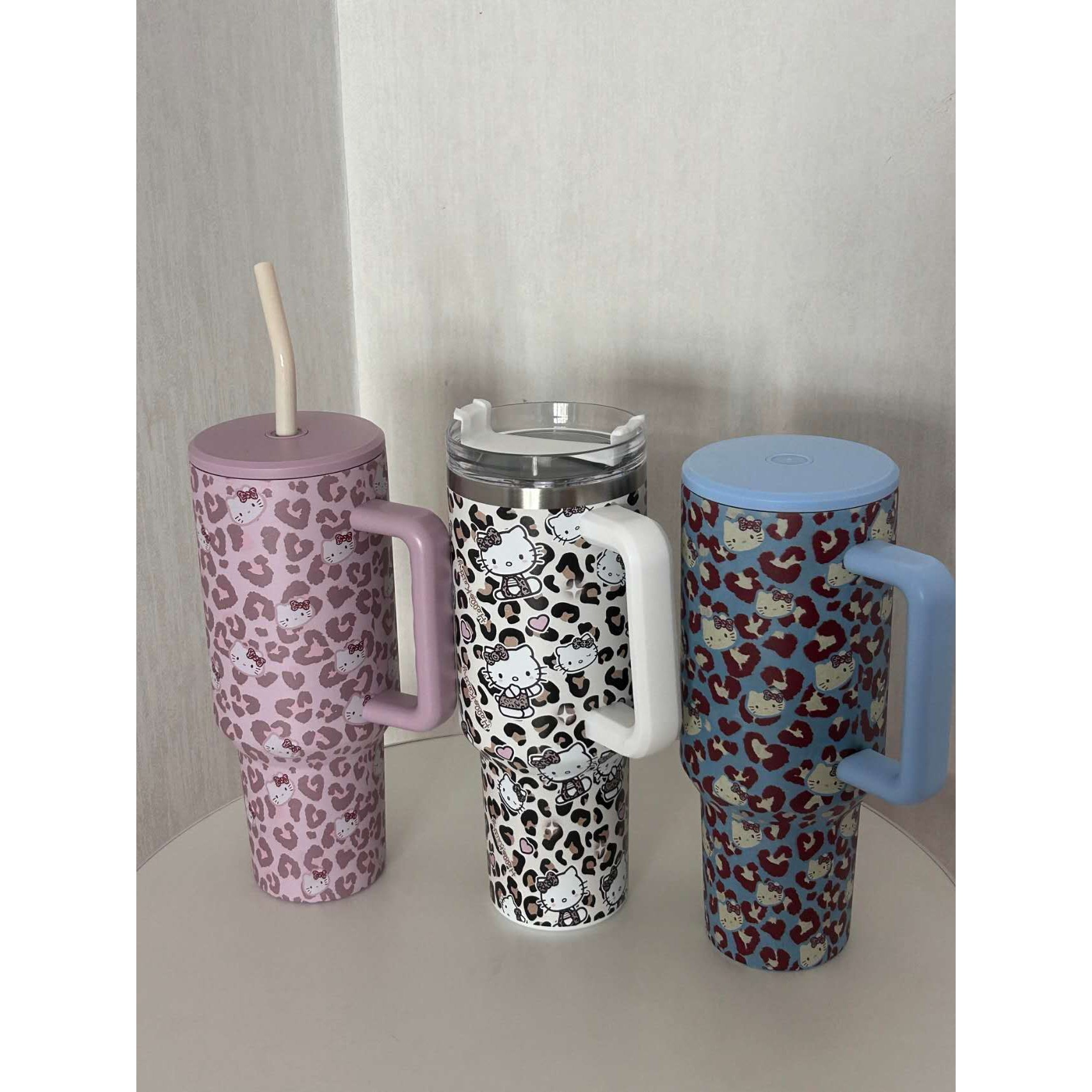 레오파드 태닝 키티 텀블러 호피 헬로키티 대용량 스텐 퀜처컵 1200ml 37,900원