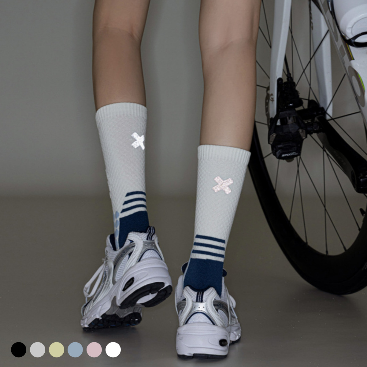 여성 고탄력 러닝 요가 사이클링 골프 스포츠 니삭스 양말 압박 10,920원