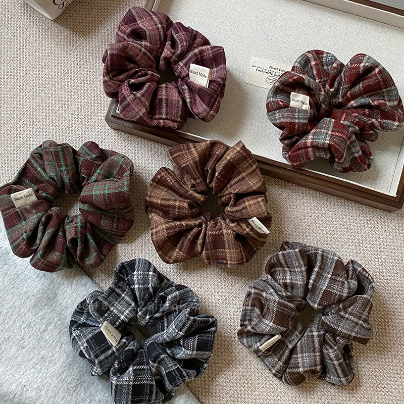 다프네 [6개세트] 체크무늬 따뜻한 풍성한 곱창 스크런치 슈슈 머리끈 세트 14,900원