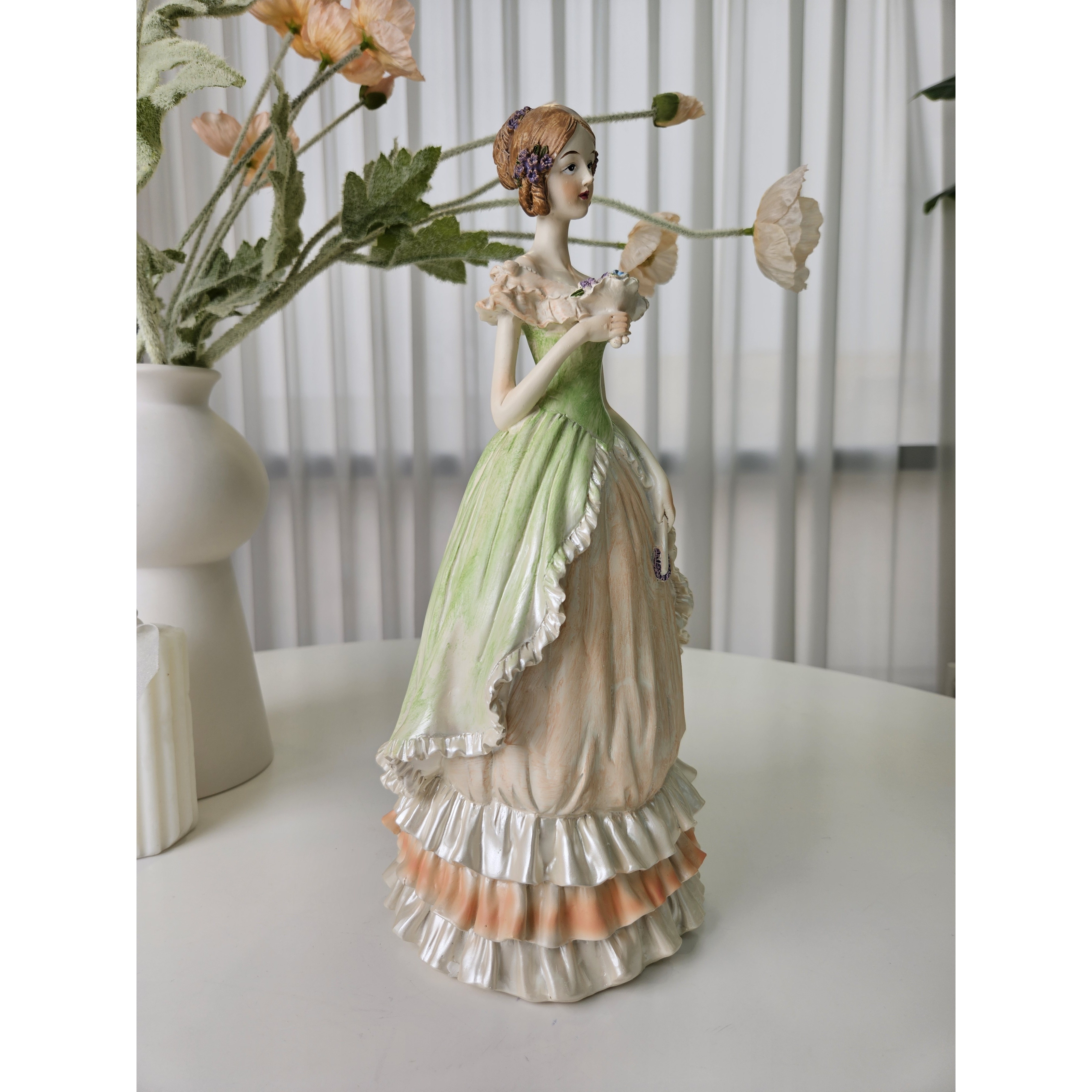 유럽풍 빅토리아 꽃다발 귀족여인 피겨린 야드로 카페장식인형20146 76,440원