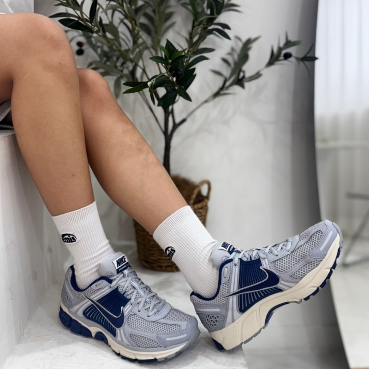 [국내매장정품] 나이키 남성 운동화 줌보메로5 런닝화 데일리 신발 트레킹화 +신발주머니 증정 109,000원